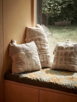 Adobe cushion 37x64 cm, Tall clock