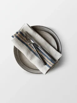 Astrid linen napkin 50x50 cm, Mustard