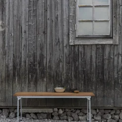 Bänk 8 bench, Oak oil-hot-dip galvanized steel frame