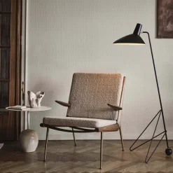Boomerang HM2 armchair, Karakorum 003 beige, white-oiled oak