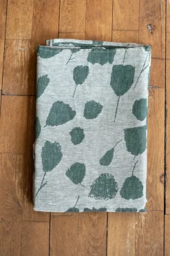 Bouquet table cloth 147x250 cm, Green-off-white