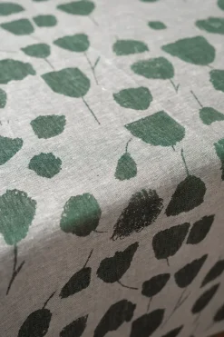 Bouquet table cloth 147x250 cm, Green-off-white