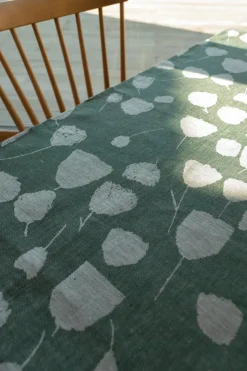 Bouquet table cloth 147x250 cm, Green-off-white