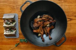 Cast iron wok pan 36 cm, Black
