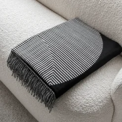 Circles cotton throw 130x185 cm, black