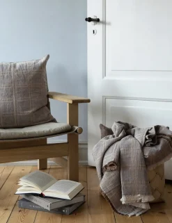 Dahlia throw 130x180 cm, Brown