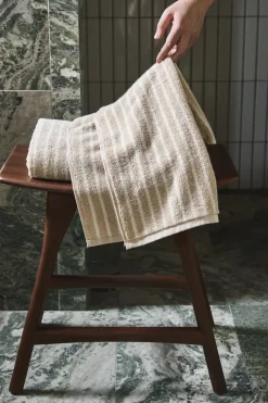 Drift towel 50x70 cm, Beige-white