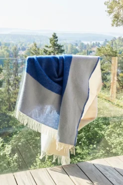 Echo throw 130x170 cm, Blue