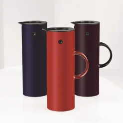 EM77 Stelton vacuum jug 1 l, red