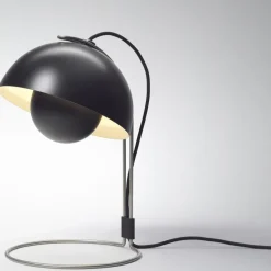 FlowerPot table lamp VP4, mat black