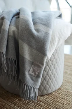 Hotel Wool wool throw 130x170 cm, grey-white