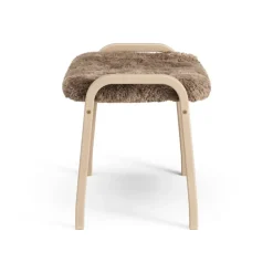 Lamini children's foot stool laquered beech/sheep skin, Sahara (nougat brown)