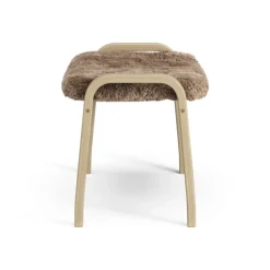 Lamini children's foot stool laquered oak/sheep skin, Sahara (nougat brown)