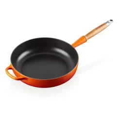 Le Creuset Signature sauce pan wooden handle 28 cm, Flame