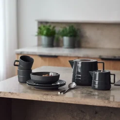 Lines milk jug 50 cl, dark grey