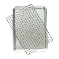 Naturals quarter sheet baking pan with rack, Silver