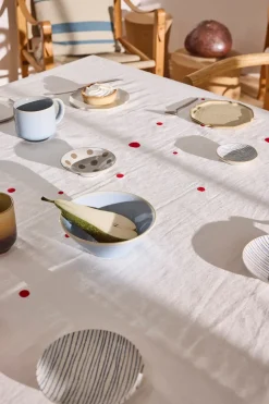 Nori tablecloth 140x260 cm, White-cherry red