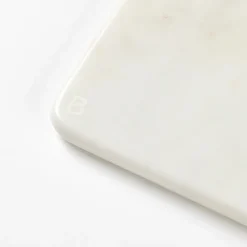 Olina cutting board 26x30 cm, White marble
