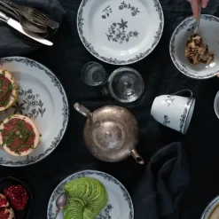 Ostindia Black plate, Ø 21 cm