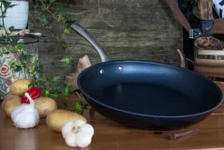 Satake frying pan in carbon steel, 28 cm
