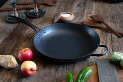 Satake frying pan in lightweight cast iron ceramic, 32 cm