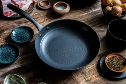 Satake frying pan in lightweight cast iron ceramic, 28 cm