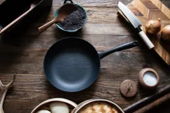 Satake frying pan in lightweight cast iron ceramic, 24 cm