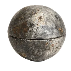 Stain Bonbonniere Ash Ø15 cm, Rust-gray