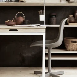String folding table, Walnut-white metal legs