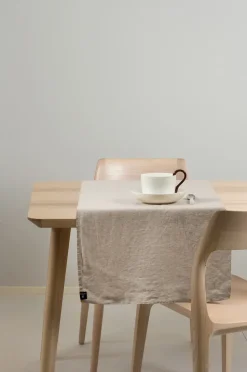 Sunshine table runner, Oatmeal (Natural)