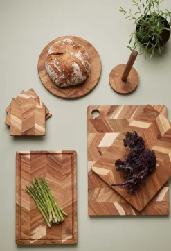 Tapas/pizza cutting board fish bone pattern 35x48 cm, Acacia tree