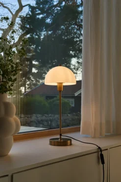 Vienda table lamp, brass-white