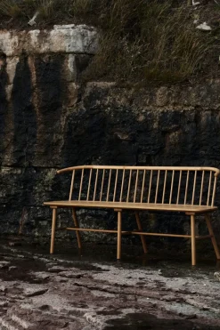 VIOR bench with backrest, Lacquered oak
