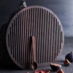 Yami cheese board 30x32 cm, Brown
