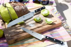 Zwilling Pro compact serrated chef's knife 14 cm, Black-stainless steel
